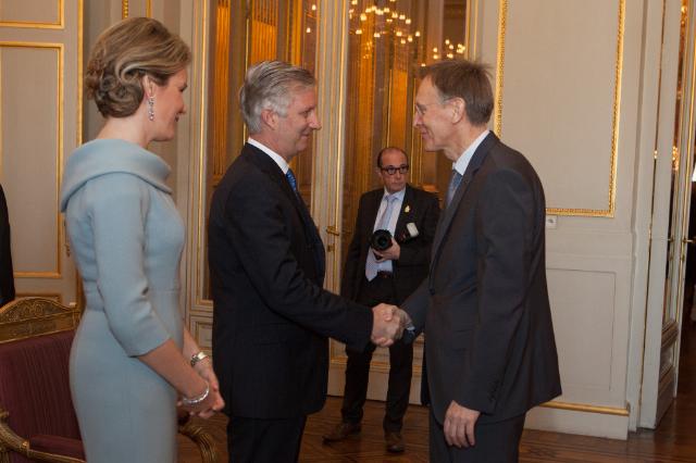 Handshake between Philippe, King of the Belgians, 2nd from the left, and Janez Potočnik, Member of the EC in charge of Environment, on the right, in the presence of Mathilde, Queen of the Belgians