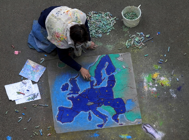 Chalk drawing of a map of Europe (01/01/2007)