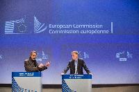 Joint press conference with Jeremy Irons on the Green Paper on plastic waste, Brussels