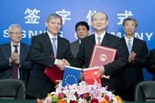 EU and China step up cooperation in fighting counterfeiting in trade with alcoholic beverages  