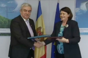 Commissioner signs Memorandum of Understanding with Moldova. Photo © EU, 2011