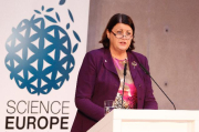Commissioner delivers keynote address at the launch of 'Science Europe'. Photo © EU, 2011