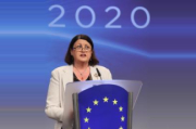 Commissioner presenting the Horizon 2020. Photo © EU, 2011