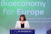 Commissioner delivers speech at Press Conference on Innovating for Sustainable Growth: A Bioeconomy for Europe © EU, 2012