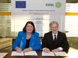 Commissioner and Professor Iain W Mattaj, Director General EMBL, signing the Memorandum of Understanding