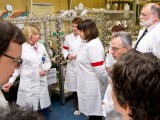 Maria Wallenius, Patricia Reilly, Commissioner, Dominique Ristori, Director General JRC, Thomas Fanghänel, in the Nuclear safeguards and security laboratory, presentation of nuclear forensic cases