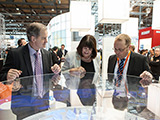 Commissioner pictured at the joint stand “Hydrogen & Fuel Cells”