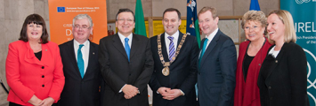 Left to right: Commissioner, Deputy Irish Prime Minister Eamon Gilmore, President José Manual Barroso, Naoise O Muirí, Lord Mayor of Dublin, Irish Prime Minister Enda Kenny, Vice-President Viviane Reding and Irish Minister for European Affairs, Lucinda Creighton