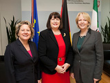 Left to right: Minister Svenja Schulze, Commissioner, and Ms Hannelore Kraft, Minister-President of the North Rhine-Westphalia Region
