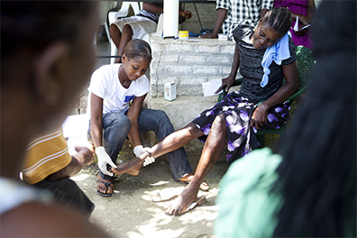 Хаити: Комисията продължава да помага на пострадалите от земетресението