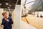 Kristalina Georgieva visits a WFP exhibition © EU