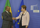 Handshake between Diango Cissoko, on the left, and Kristalina Georgieva © EU