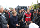 Комисар Георгиева посещава сирийски бежанци в България