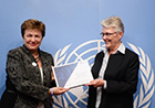 On United Nations Day, 24 October, Commissioner Georgieva received the Disaster Risk Reduction Champion Prize, presented to her by Margareta Wahlström. The prize recognises contribution to reducing the risks of disasters worldwide.