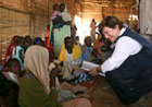 Комисар Георгиева по време на посещението й в Судан - 09.06.2010 г. © ЕС