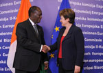 President Alassane Ouattara and Commissioner Kristalina Georgieva shaking hands © EU