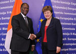 President Alassane Ouattara and Commissioner Kristalina Georgieva shaking hands © EU