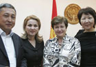 Дуйшен Чотонов, министър, Дамира Нязалиева, Кристалина Георгиева и Елмира Суканова - Киргизстан, 02.07.2010 г. © ЕС