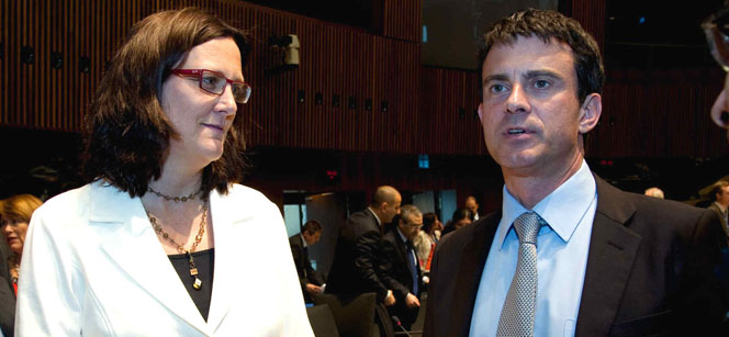 Commissioner Malmström and French Minister Manuel Valls at the meeting. Photo: European Council
