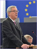 Speech by Jean-Claude Juncker, standing © European Union Speech by Jean-Claude Juncker, standing © European Union