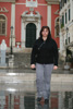 Georgia Chrisikopoulou, 36 anos, encontrou um emprego de jardineira após uma reabilitação em Corfu, Grécia.