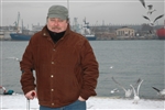 Andrzej Lubowiecki, 47 anos, frequentou um curso para ajudar pessoas parcialmente incapacitadas em Gdynia, Polónia, e encontrou emprego.