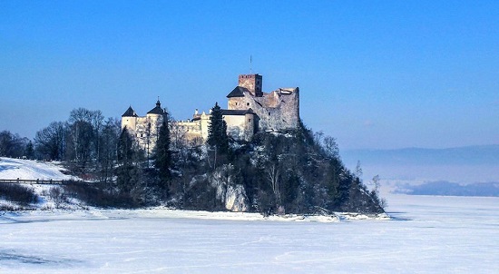 Photo of castle iin winter by Karolina Grabarczyk-Chocholek 