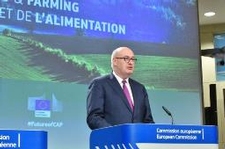 Commissioner Hogan presenting the Communication in Brussels this week