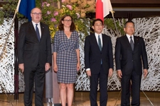 Commissioners Hogan and Malmstrom on a visit to Japan in 2016 with the Japanese Minister for Foreign Affairs, and the Japanese Minister for Agriculture, Forestry and Fisheries