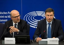 Read-out of the College meeting and press conference by Vice-President Valdis DOMBROVSKIS and Commissioner Pierre MOSCOVICI © European Union, 2018