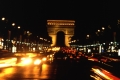 Paris - Champs Elysées med Triumfbuen i baggrunden
