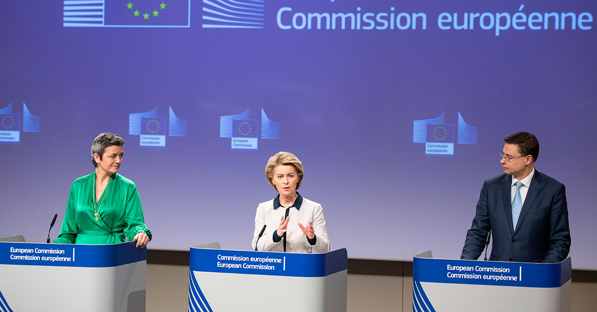 Conférence de presse de Ursula von der Leyen, présidente de la Commission européenne, Margrethe Vestager et Valdis Dombrovskis, vice-présidents exécutifs de la Commission européenne