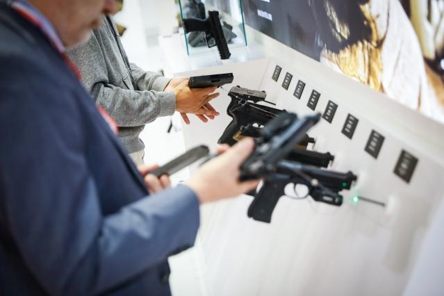Nuove norme per tracciare in modo più efficace l'importazione e l'esportazione di armi da fuoco civili nell'UE