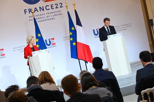 Emmanuel Macron, on the right, and Ursula von der Leyen