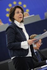 Commissioner Maria Damanaki intervenes at the European Parliament plenary debate
