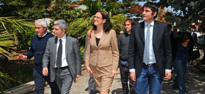 Nichi Vendola, President of the Apulia Region, 2nd on the left, and Cecilia Malmström in the middle. Photo: European Union