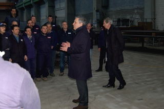 05/02/11 - Tajani tra gli operai Pensotti "Qui c'è l'economia reale"