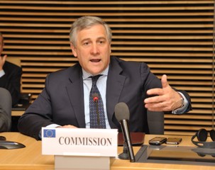 01/06/11 - Signature by Antonio Tajani of a memorandum of understanding on the "50.000 tourists" pilot experience