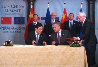 Tajani signed an agreement on Space Cooperation with the Minister of Science and Technology of China, Wan Gang