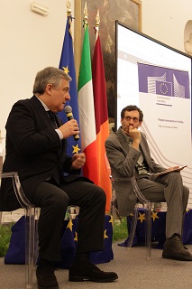 18/03/13 - Tajani at the dialogue with EU citizens organised by the EC Representation in Rome. Here with Federico Taddia © EUROPEAN COMMISSION