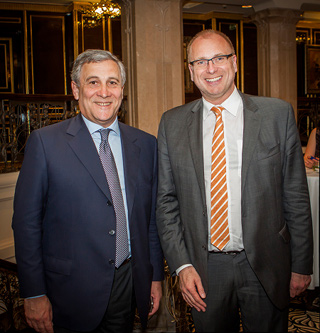 17/06/13 - Vice President Tajani and Frank Schauff, Chief Executive Officer of the Association of European Businesses © European Union