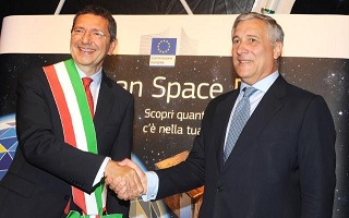30/08/13 - Vice President Tajani and Rome's Major Ignazio Marino inaugurate the European Space Expo © EUROPEAN COMMISSION