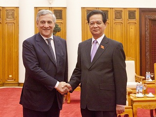 13/11/13 - Nguyễn Tấn Dũng, Vietnamese Prime Minister, on the right, and Antonio Tajani © European Union