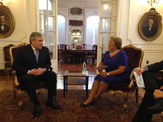 10/03/14 - Antonio Tajani with Michelle Bachelet, President of Chile before the inauguration of her presidential mandate © European Union