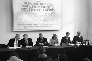 25/03/14 - From the left Maroni, Caldoro, Lanzetta, Tajani, Squinzi, Vendola at the "Industrial Renaissance" Conference in Milan © @Sergio Caminata