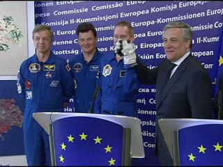 28/04/10 - Joint press briefing by Antonio TAJANI, Jean-Jacques DORDAIN and the last ISS crew