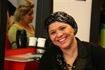 Хадиджа Мадждуби, на 38 г., осъществява мечтата си да открие фризьорски салон в Амстердам, Нидерландия.