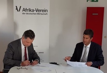 CleanPower Generation CEO Marcus Miller and Lars Tejlgaard Jensen, partner and investment director at Frontier Energy, signed the financing agreement on 22 September in Berlin