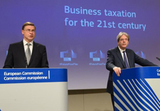 Press conference on business taxation for the 21st century by Valdis Dombrovskis and Paolo Gentiloni on 18 May, ©European Union