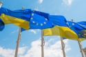 EU:n ja Ukrainan lippuja